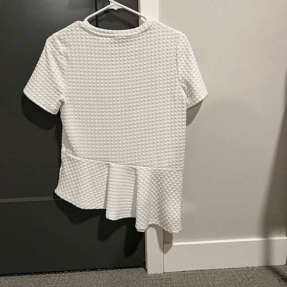 Banana Republic White Blouse - slanted cut with textured material - Picture 3 of 3